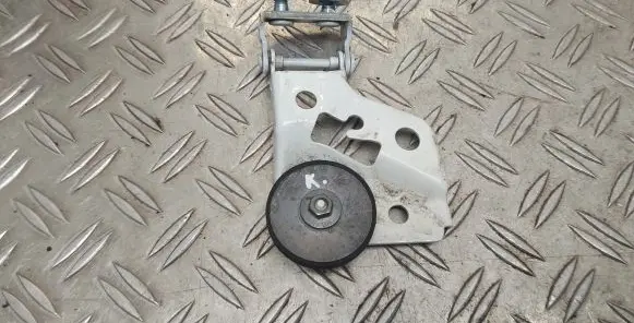 Toyota Aygo AB40 Tailgate/trunk/boot hinge