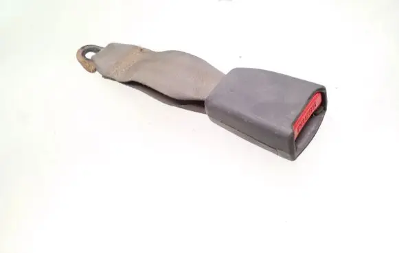 Rear seatbelt buckle