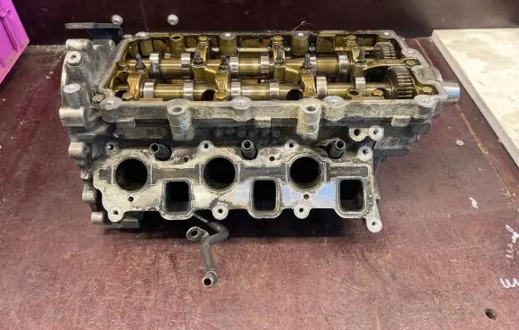 Audi A6 S6 C6 4F Engine head 1059353BE