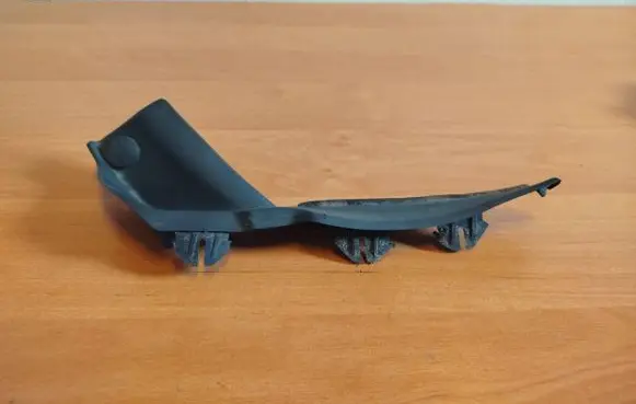 Renault Twingo III Windshield trim 668637847R MP7063