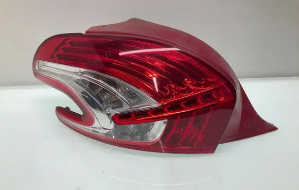 Peugeot 208 Rear/tail lights 9672628280