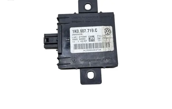Audi A3 S3 A3 Sportback 8P Alarm control unit/module 1K0907719C