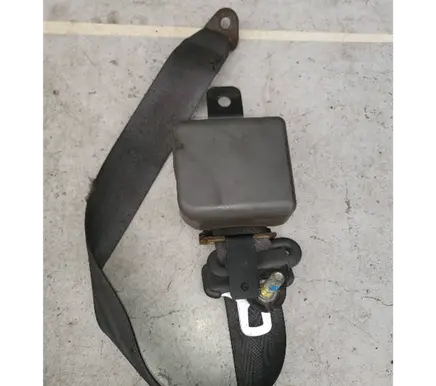 Mitsubishi L200 Rear seatbelt T6501