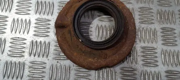 Ford Focus Coil spring mount 