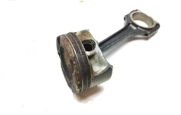 Mercedes-Benz CLA C117 X117 W117 Piston with connecting rod