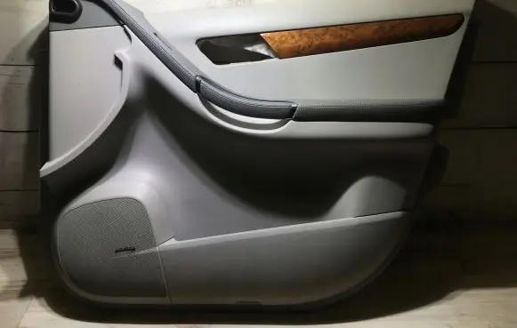Mercedes-Benz R W251 Front door card panel trim 251061080369