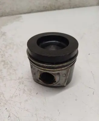 Volkswagen Golf VII Piston 81L150 CRB