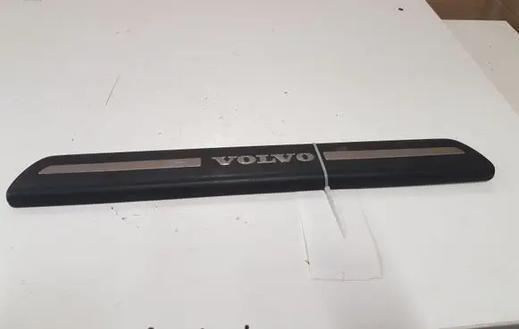 Volvo V50 Front sill trim cover 08622671 30744287