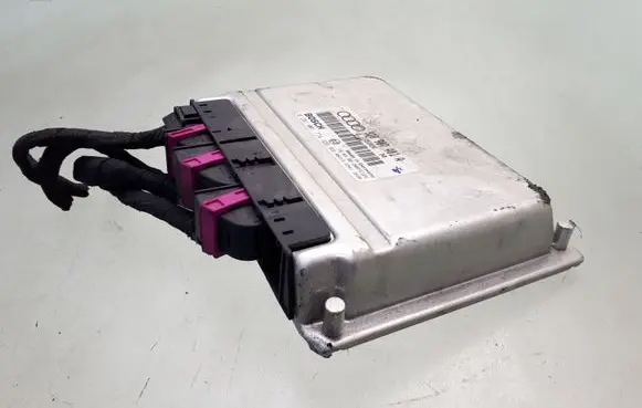 Audi A4 S4 B5 8D Engine control unit/module 8D0907401A 0281001774