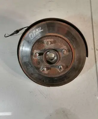 Opel Insignia A Front wheel hub