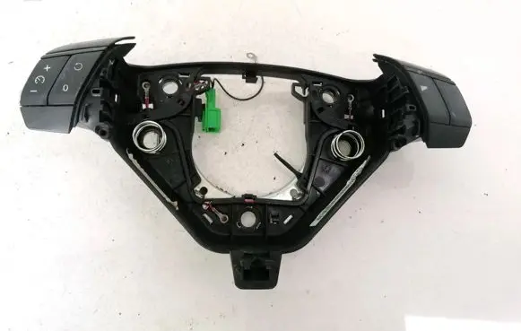 Volvo S60 Steering wheel buttons/switches 8666882