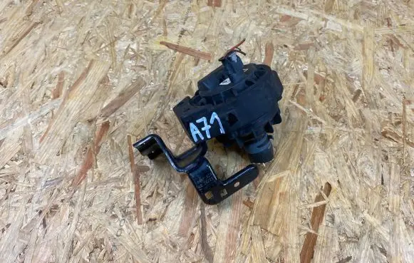 Skoda Enyaq iV Electric auxiliary coolant/water pump 1EA965567 270721 SWC201