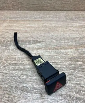 Audi A4 S4 B7 8E 8H Hazard light switch 8E0941509 B6WL WITHPLUG
