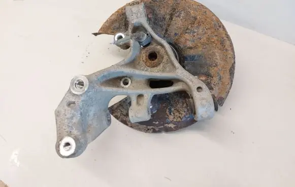 Rear wheel hub