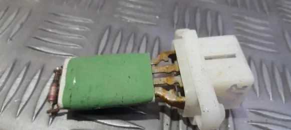 Ford Fiesta Heater blower motor/fan resistor 1R12KR29K 050913