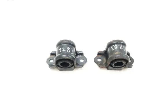 Toyota RAV 4 (XA50) Sway bar bush bracket, front 