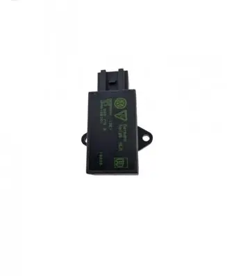 Volkswagen Touran I Seat heating relay 7l0959772d