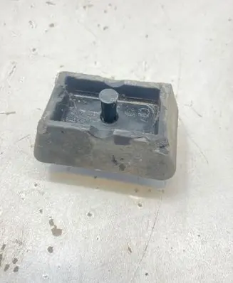 BMW X3 E83 Jacking socket point 8268885
