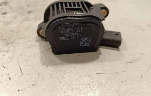Audi SQ7 Camshaft vanos timing valve 059906048D