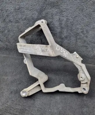 Audi A8 S8 D3 4E Pneumatic air compressor holding bracket 4E0616869L