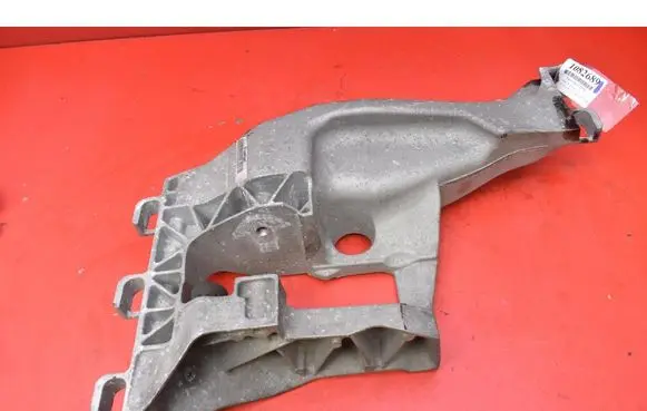 Jaguar F-Pace Gearbox mounting bracket HX736A026DD