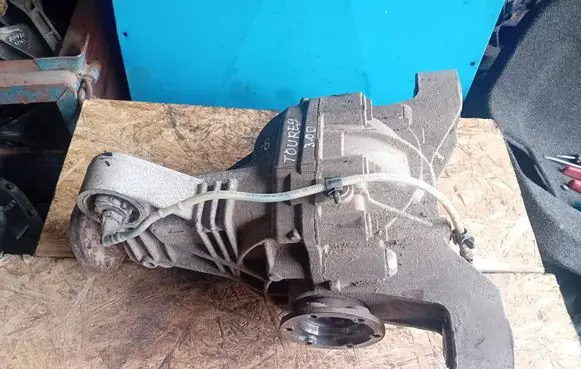 Volkswagen Touareg I Rear differential 4460310018