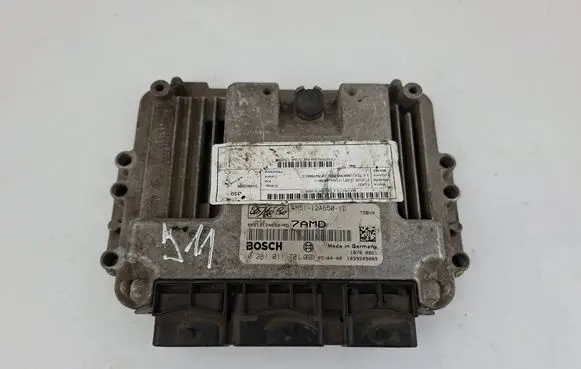 Ford Focus Engine control unit/module 4M5112A650YD 0281011701