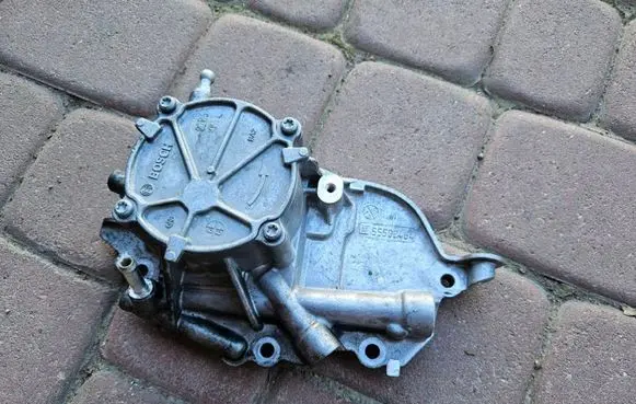 Opel Insignia B Vacuum pump 55502464