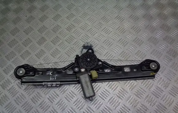 Mercedes-Benz Vito Viano W638 Front door electric window regulator A2038202942