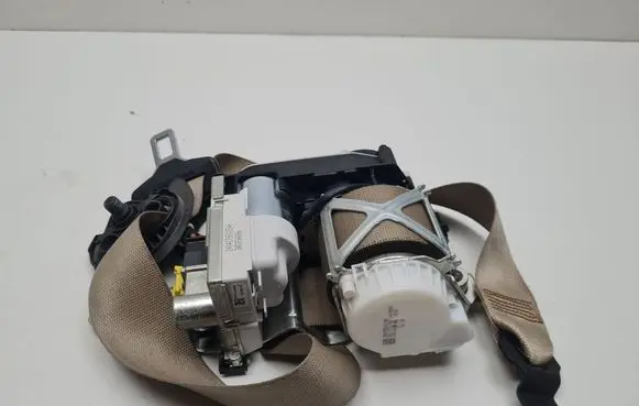 Mercedes-Benz ML W166 Front seatbelt A1668600285