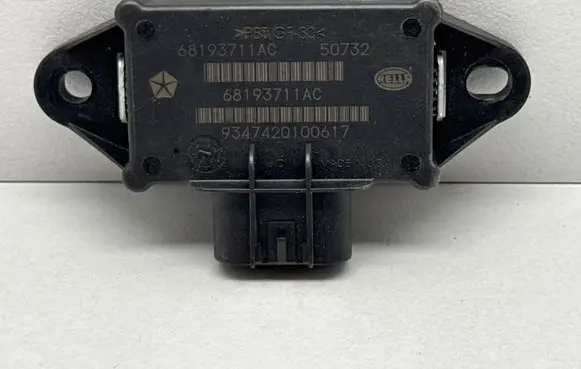 Chrysler Pacifica Fuel injection pump control unit/module 68193711ac