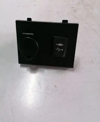Toyota Prius (XW30) USB socket connector 8619047020