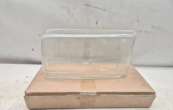 Volkswagen Transporter - Caravelle T4 Headlight lense 4411114L