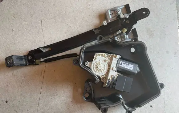 Seat Leon (1P) Rear door window regulator with motor 1K0959703AF