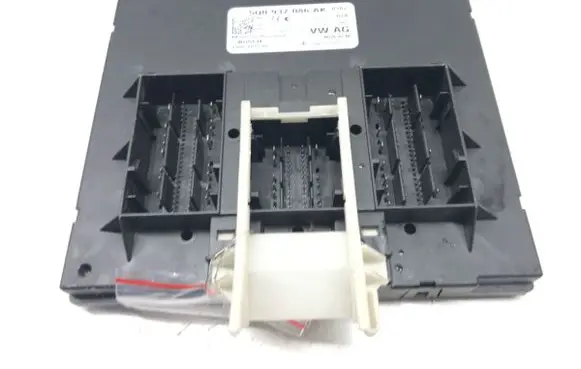 Volkswagen Golf VII Central body control module 5Q0957086AK