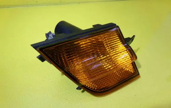 Nissan Micra Front indicator light 89027936