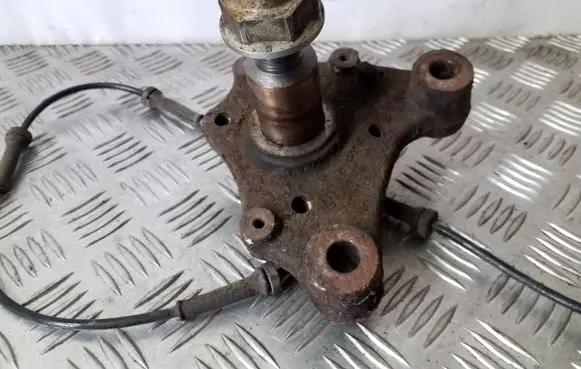 Opel Vivaro Rear wheel bearing hub 
