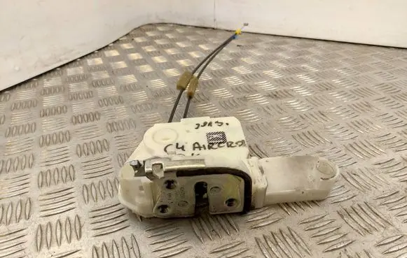 Citroen C4 Aircross Front door lock A047218