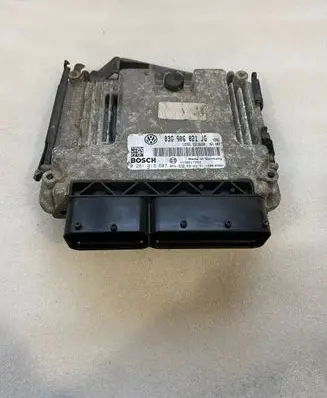 Volkswagen Golf V Engine control unit/module 03G906021JG 1039S17252 0281013607