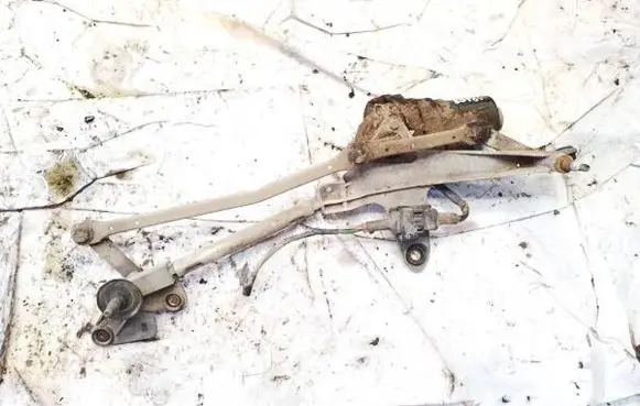 Renault Laguna I Front wiper linkage and motor