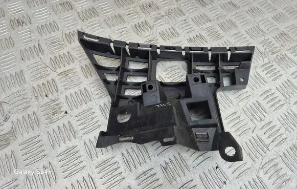 Front bumper mounting bracket
