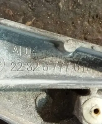 BMW 5 F10 F11 Gearbox mounting bracket 6777615