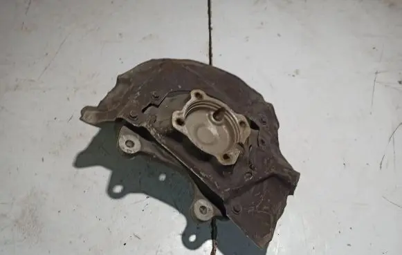 BMW 5 E60 E61 Front wheel hub 6760954