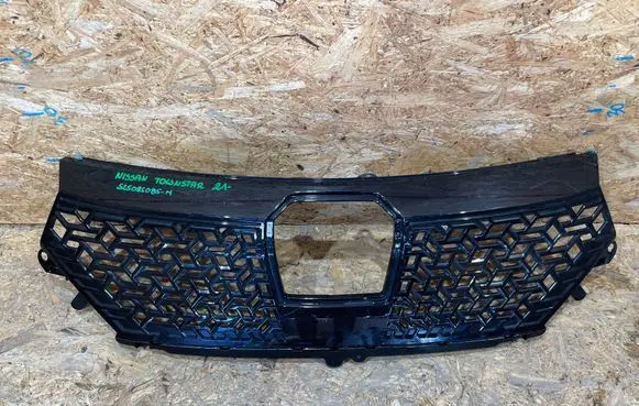 Nissan Townstar Front bumper upper radiator grill 623103481R S2508S085-M