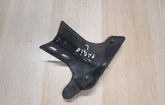 Skoda Fabia Mk2 (5J) Fender mounting bracket 5J0821141