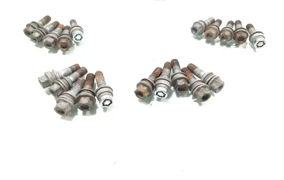 Volkswagen Touareg I Anti-theft wheel nuts and lock 