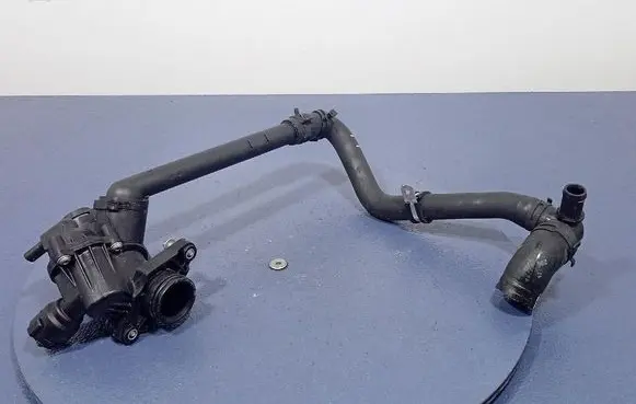 Infiniti Q50 Thermostat/thermostat housing A2742002482