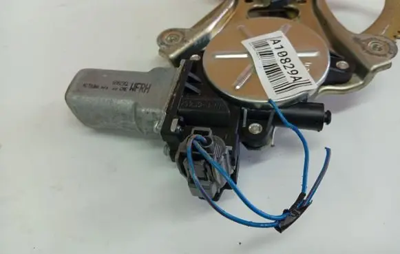 Subaru B9 Tribeca Front door window regulator motor 608230L