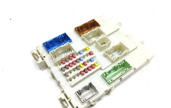 Volvo V40 Fuse module 31314669 04798665 030812J