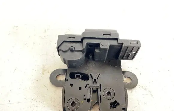 Nissan Micra Tailgate/trunk/boot lock/catch/latch 400138